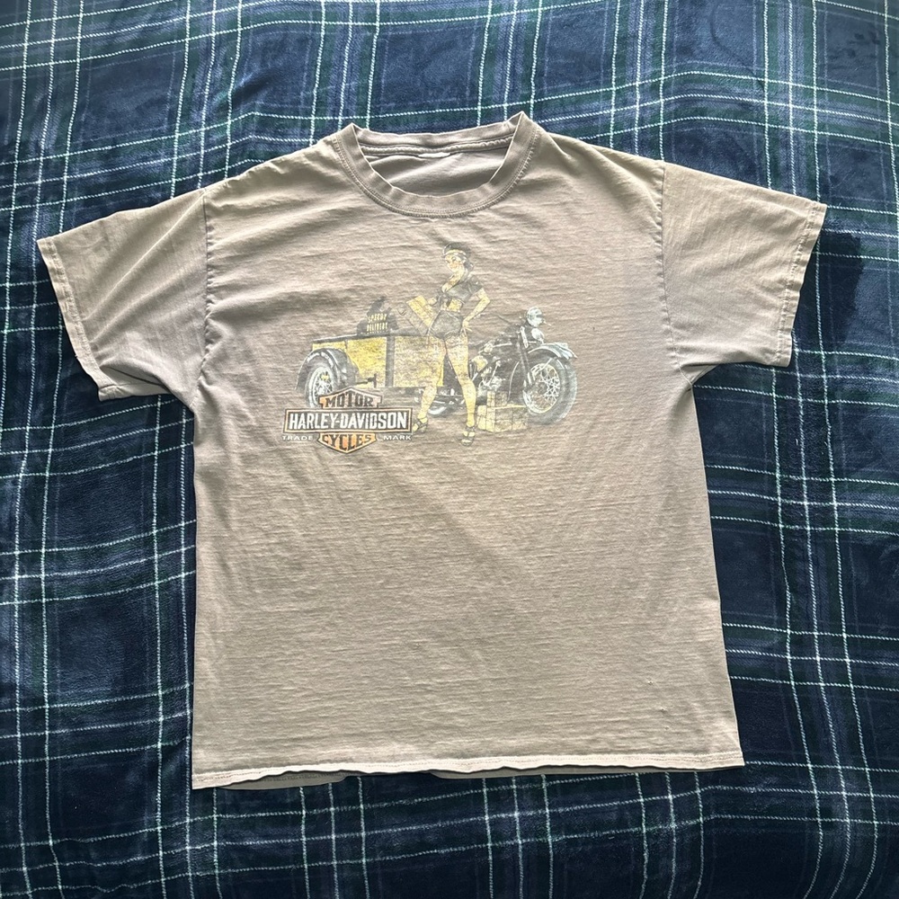 Vintage Brown Harley Davidson tee with graphic on front and back.